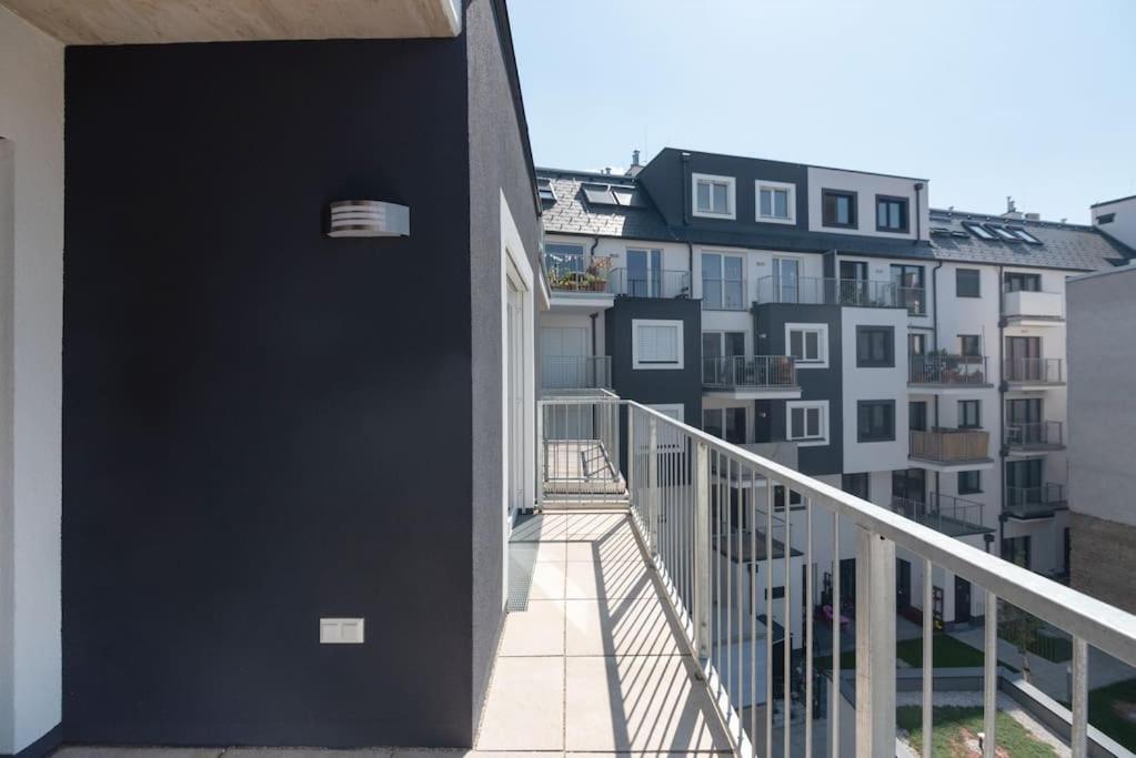 Neu Und Hell In Zentraler Ruhelage Mit Parkplatz Lägenhet Wien Exteriör bild