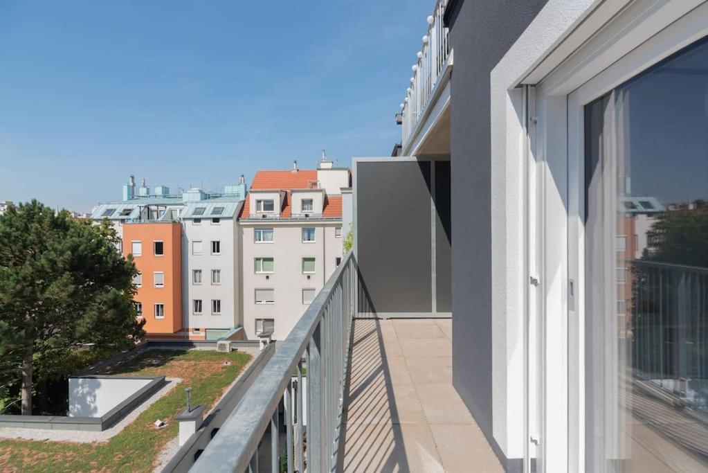 Neu Und Hell In Zentraler Ruhelage Mit Parkplatz Lägenhet Wien Exteriör bild
