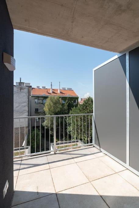 Neu Und Hell In Zentraler Ruhelage Mit Parkplatz Lägenhet Wien Exteriör bild